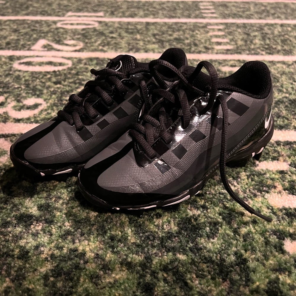 Nike Vapor Cleats Boys size 1 Grey & Black